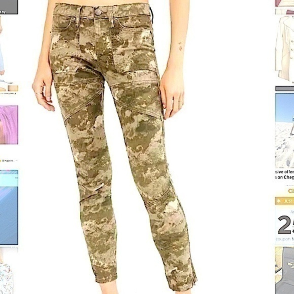 Urban Outfitters camo jeans size 26